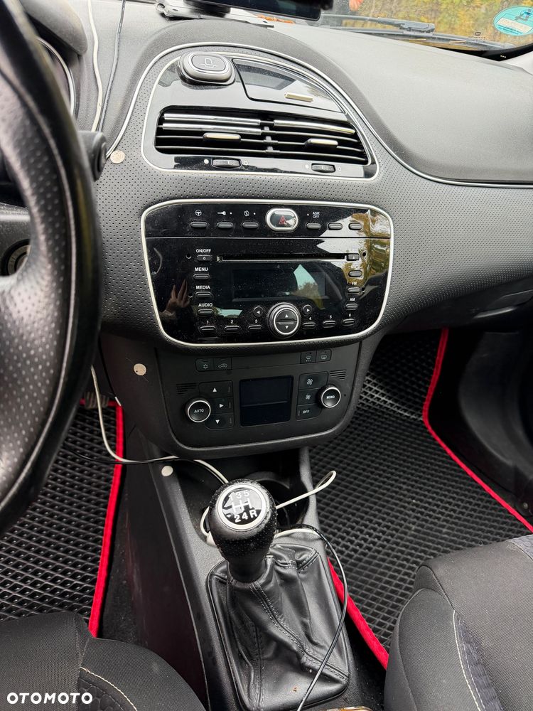Fiat Punto 2012 photo 5