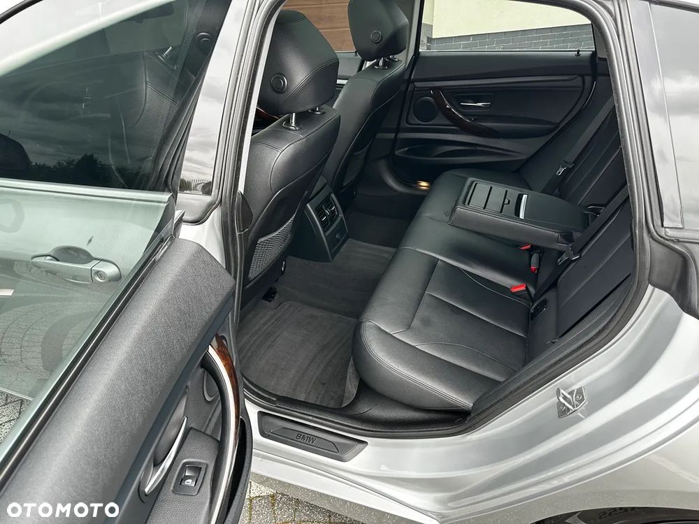 BMW 3GT 335i xDrive Sport Line - 35