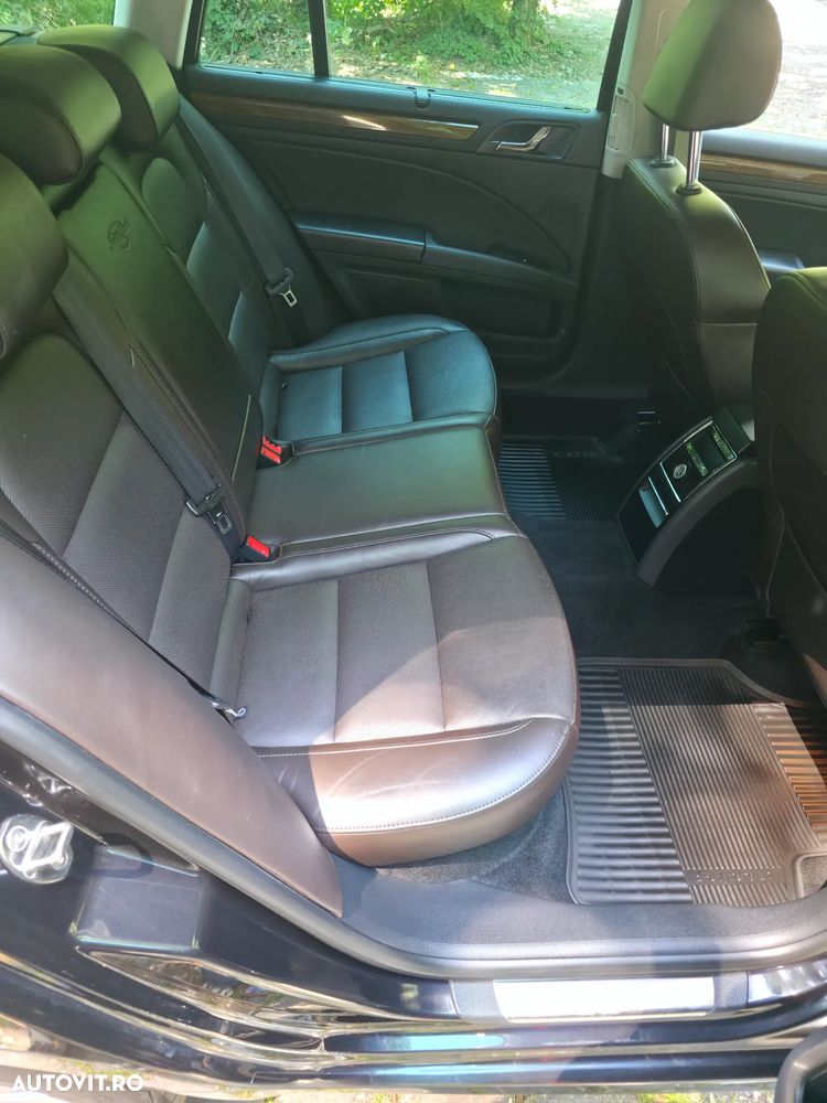 Skoda Superb 2.0 TDI 4X4 Laurin&Klement - 8