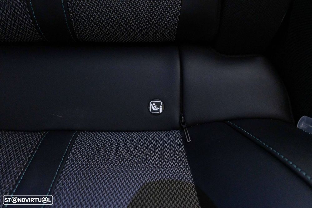 Peugeot 408 1.2 Hybrid Allure e-DCS6 - 15