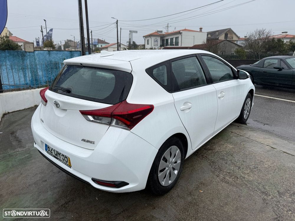 Toyota Auris - 5