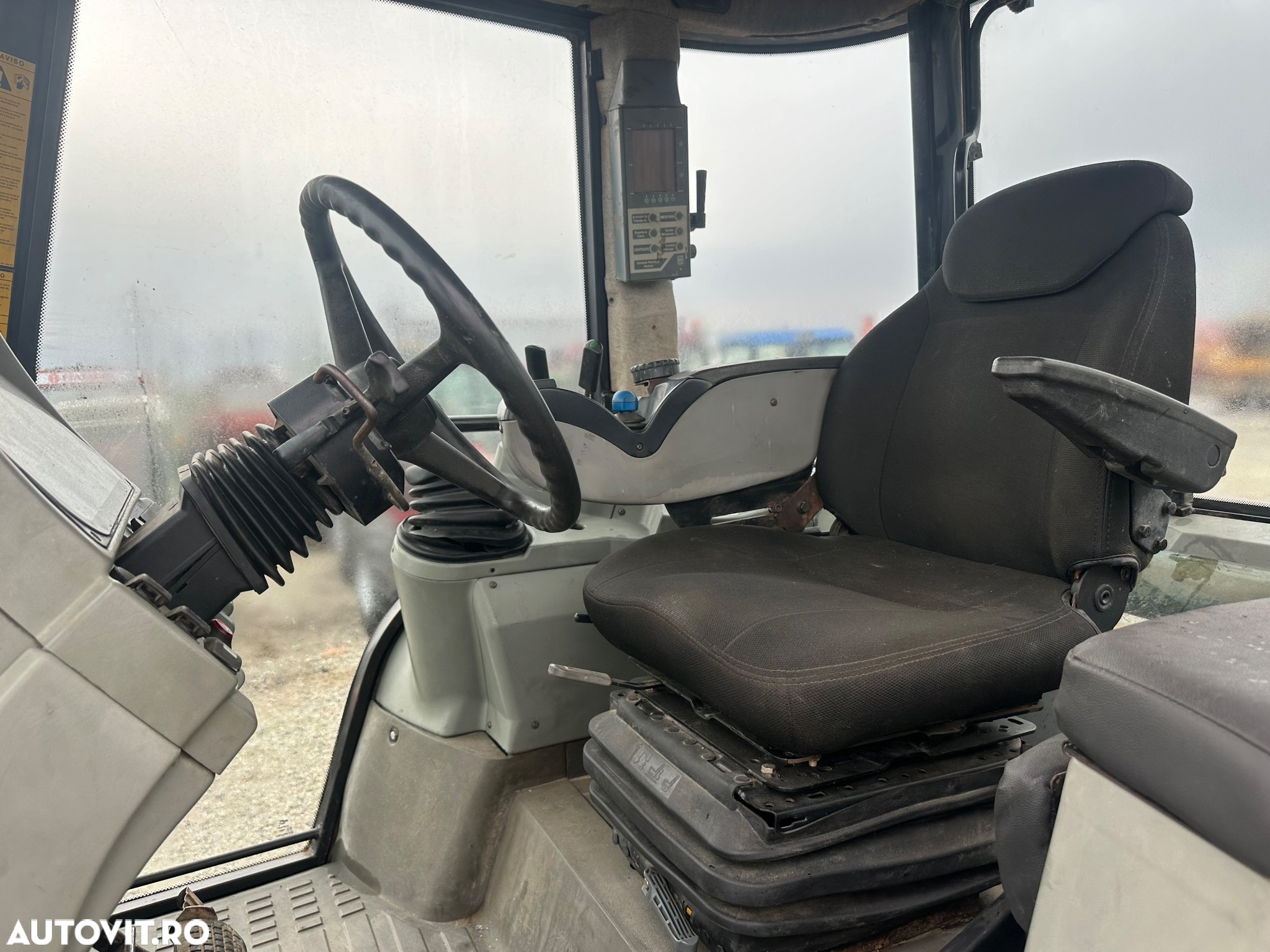 Massey Ferguson 8220 - 5