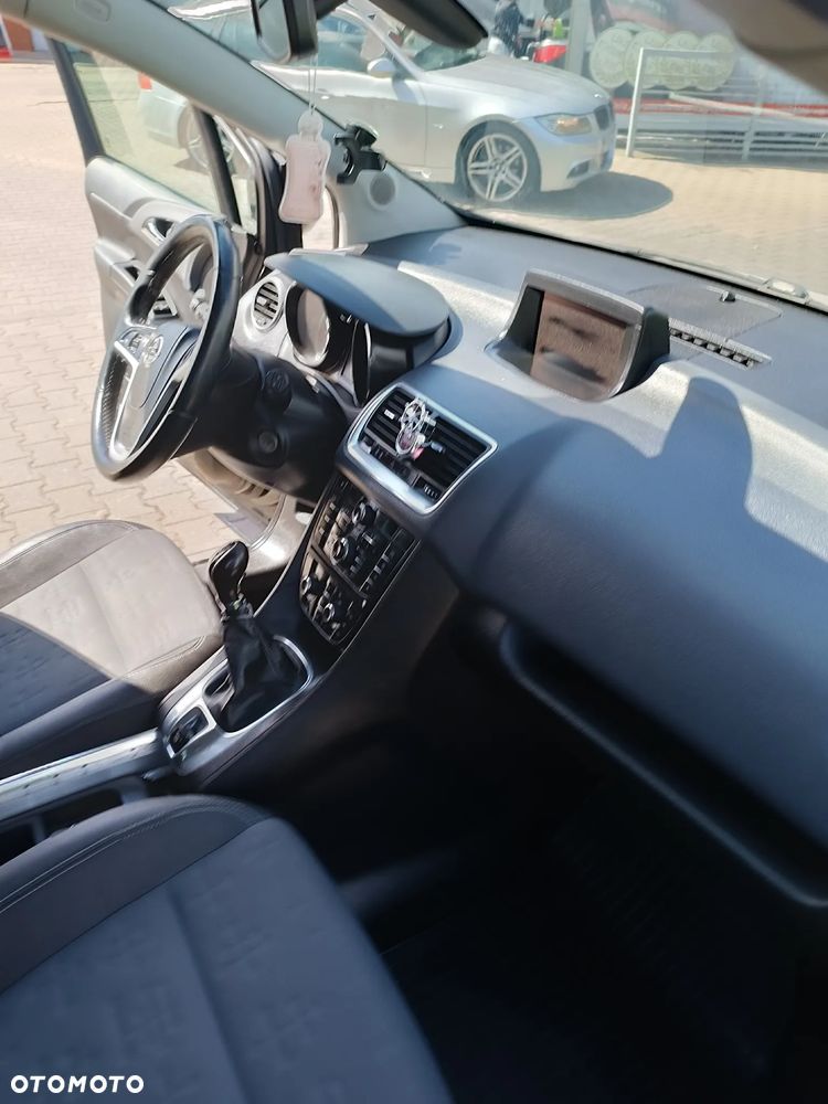 Opel Meriva - 12