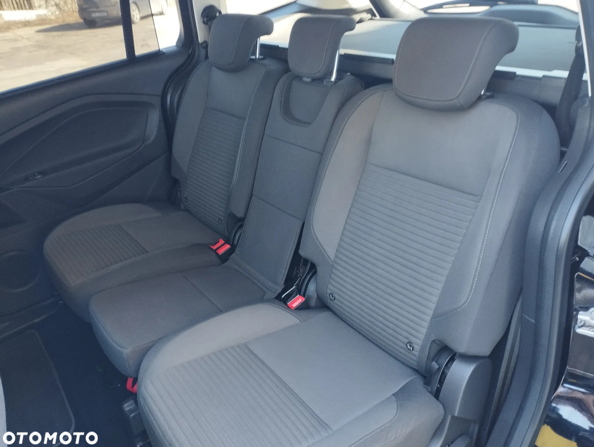 Ford Grand C-MAX 1.5 EcoBoost Start-Stopp-System Titanium - 20