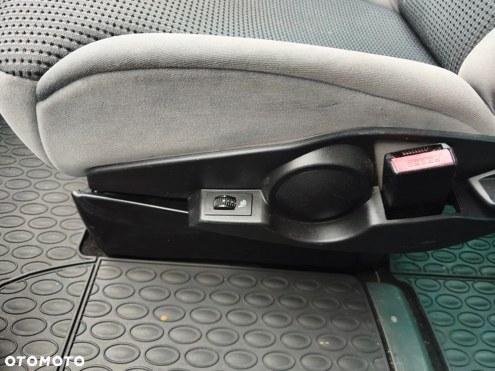 Peugeot 807 2.0 HDi Premium Euro5 - 11
