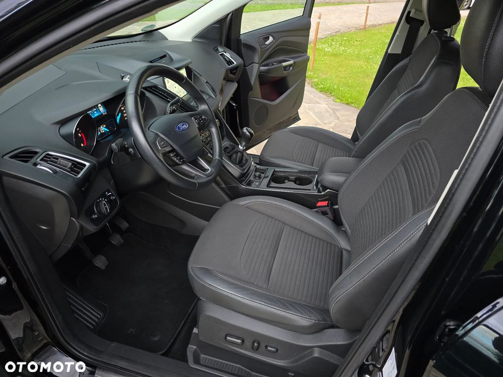 Ford Kuga 2.0 TDCi 2x4 Titanium - 25