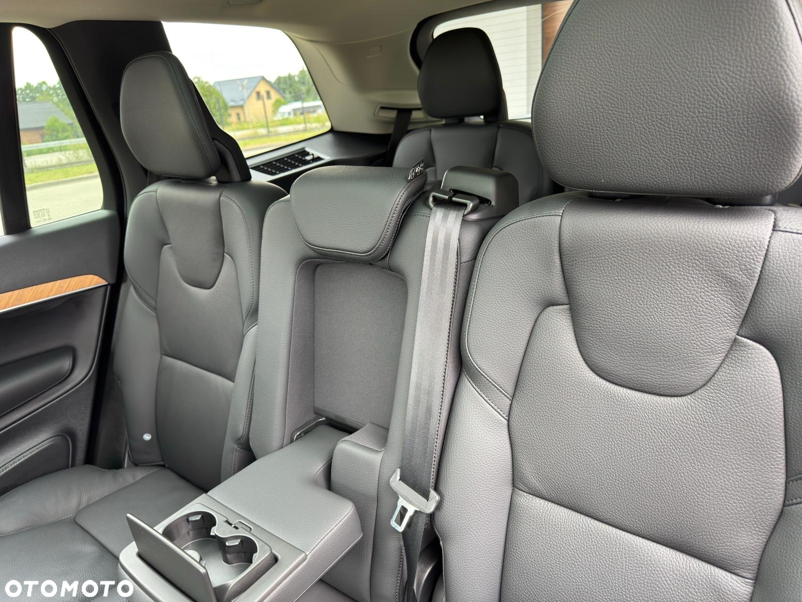 Volvo XC 90 T5 AWD Momentum Pro 7os - 18