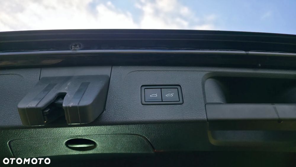 Volkswagen Passat 2.0 TDI SCR DSG Elegance - 12