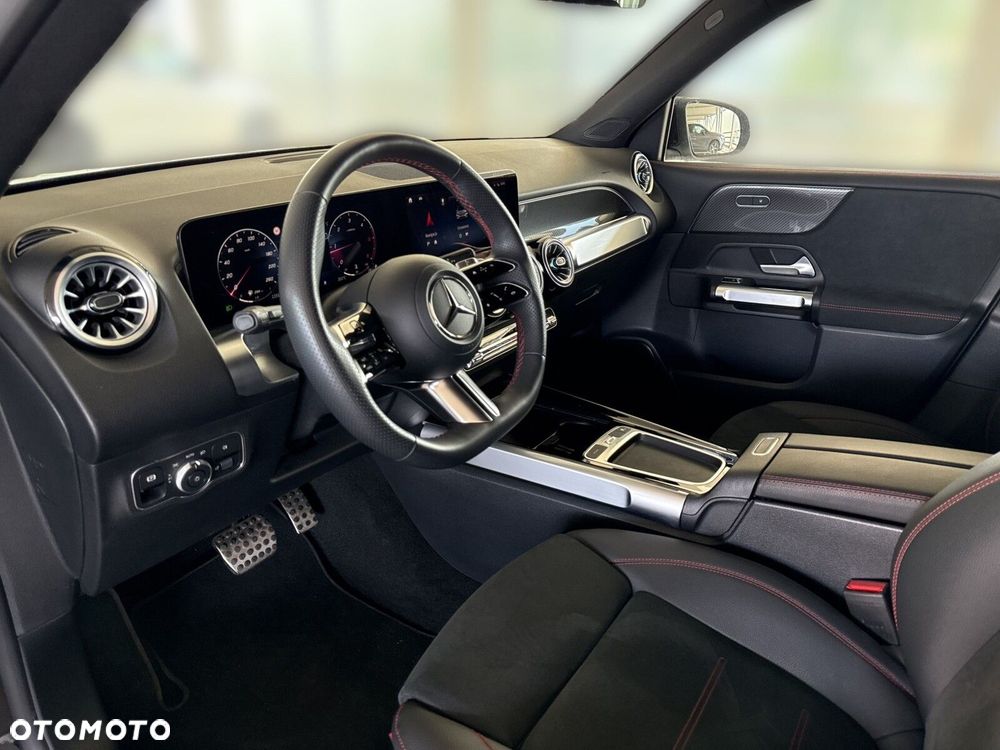 Mercedes-Benz GLB - 15