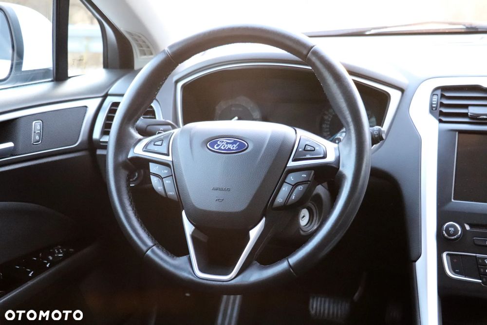 Ford Mondeo 2.0 TDCi Trend PowerShift - 32