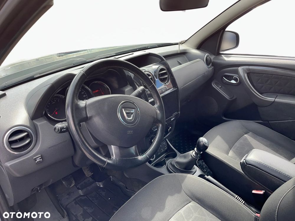 Dacia Duster 1.6 Laureate 4x4 - 9