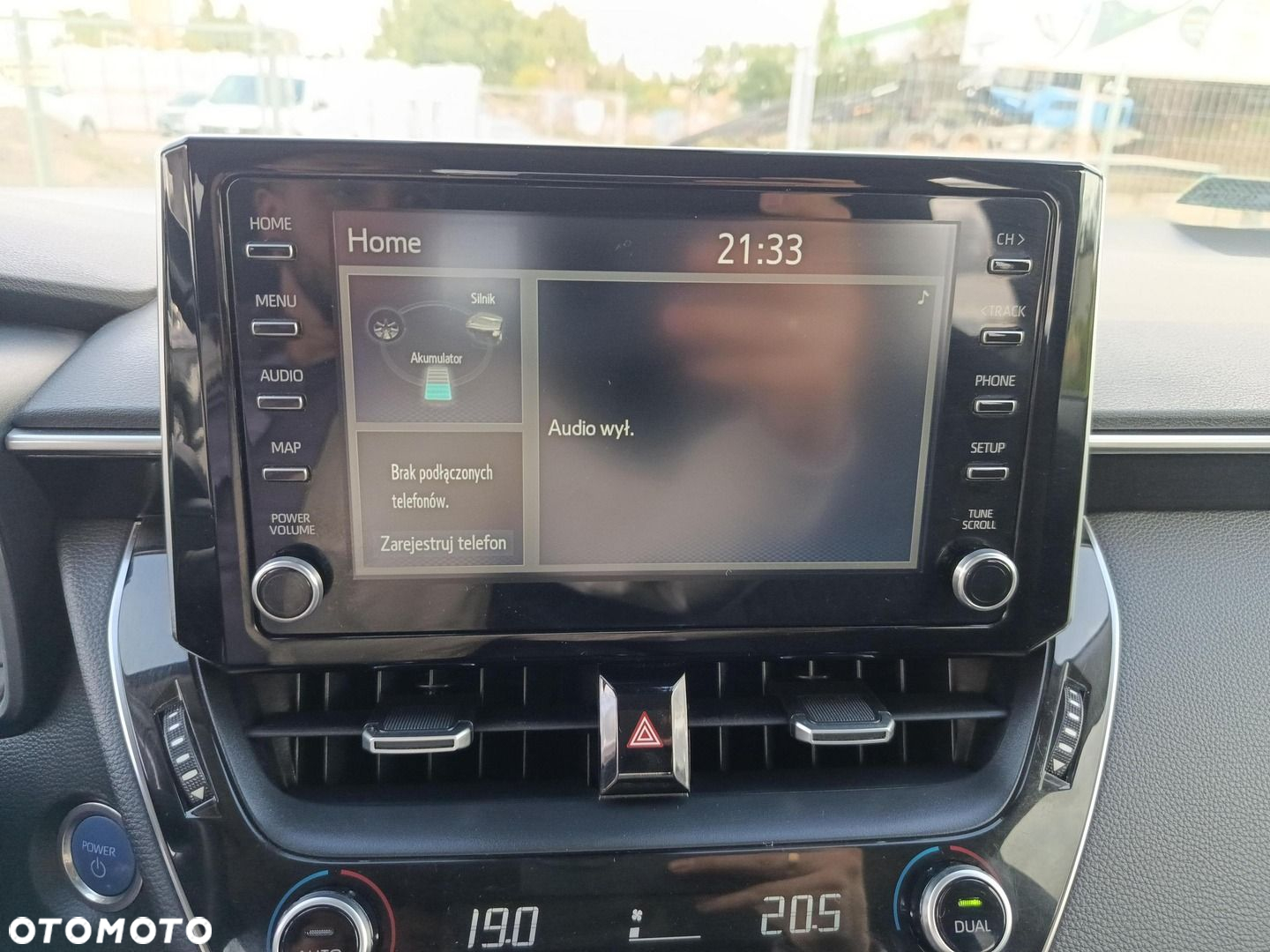 Toyota Corolla 1.8 Hybrid Comfort - 18