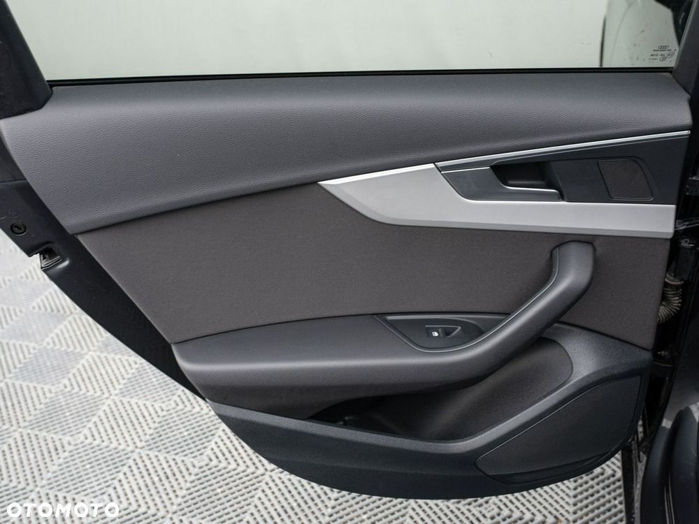 Audi A4 Limousine - 23