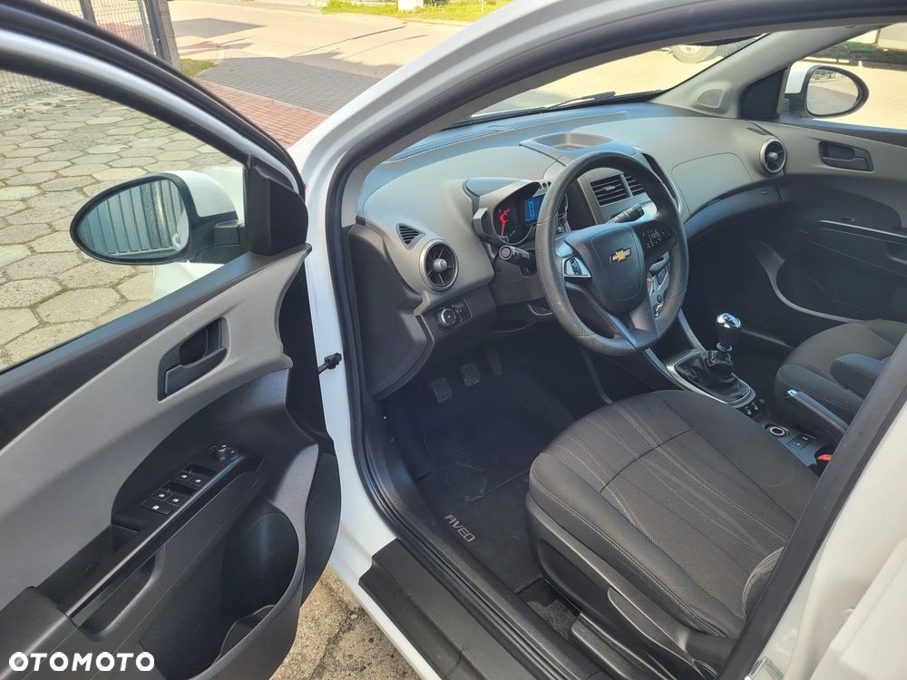 Chevrolet Aveo - 12