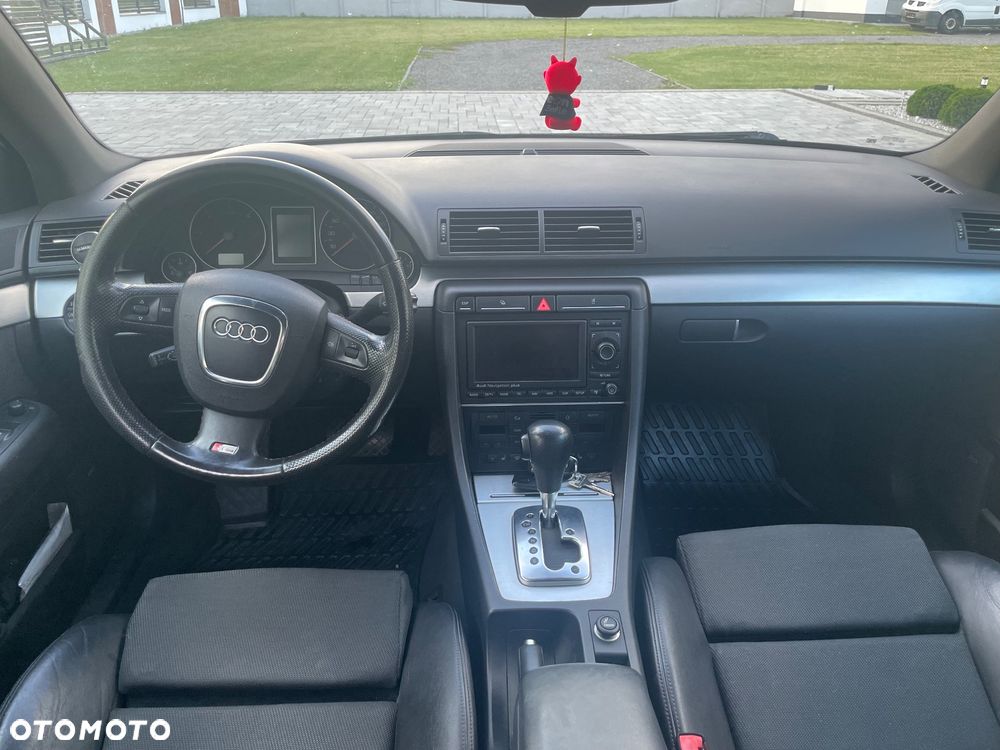 Audi A4 Limousine - 20