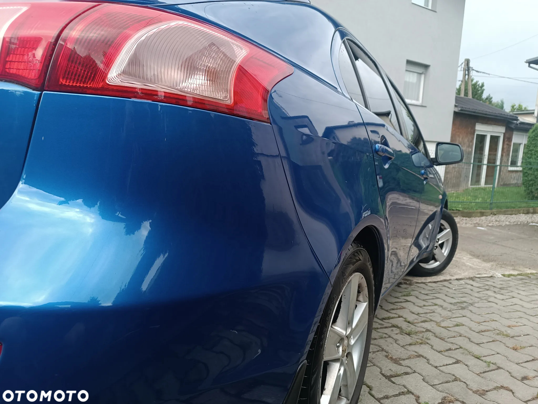 Mitsubishi Lancer 1.8 Intense - 3