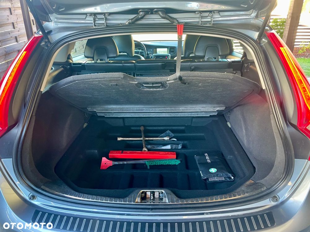 Volvo V60 Cross Country D3 Geartronic Momentum - 24