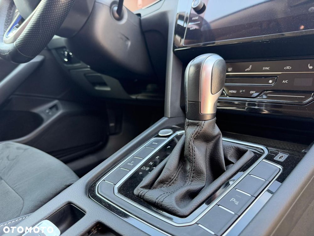 Volkswagen Passat - 13