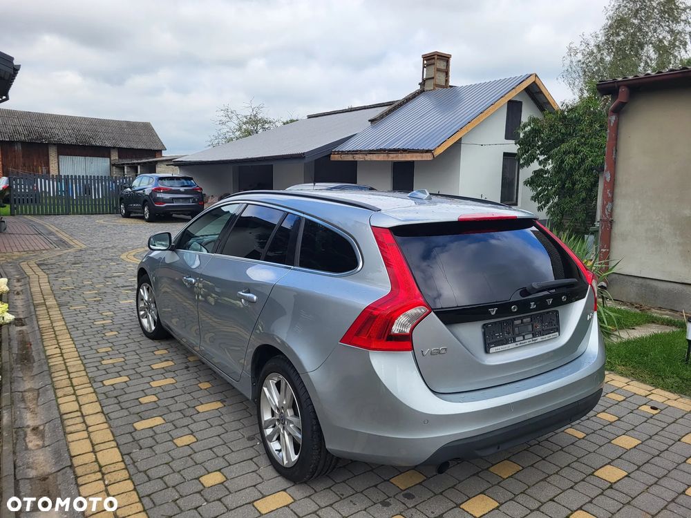 Volvo V60 D3 Momentum - 25