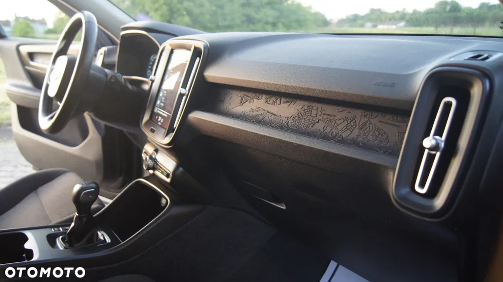 Volvo XC 40 T2 Momentum Core - 35