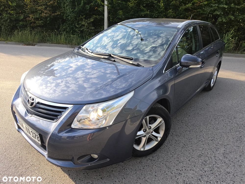 Toyota Avensis 1.8 Comfort - 17
