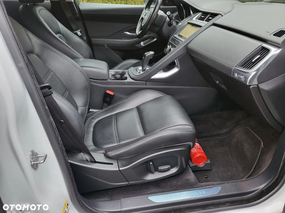 Jaguar E-Pace 2.0 i4P AWD HSE - 11