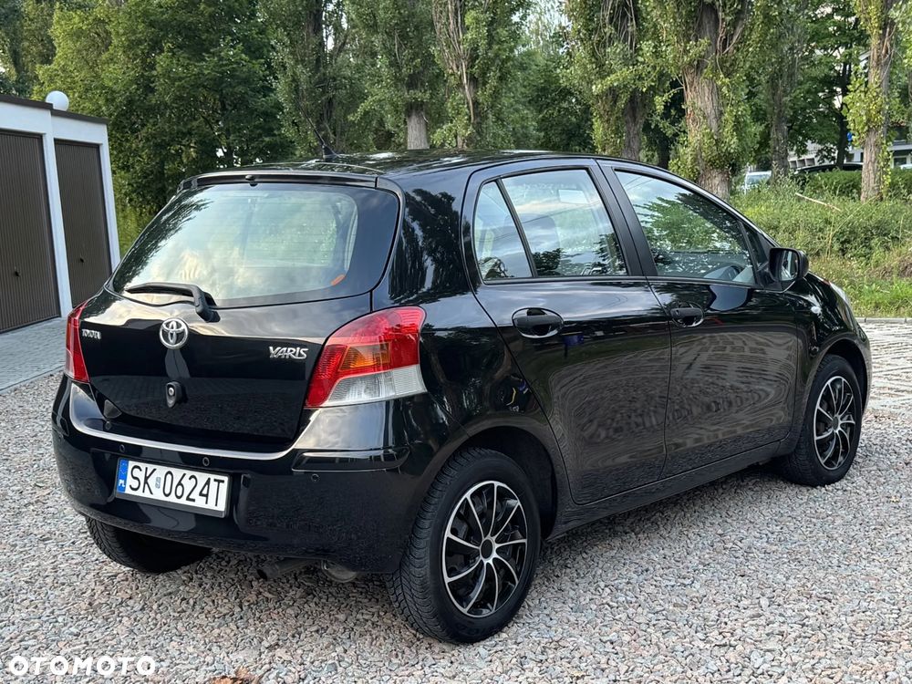 Toyota Yaris - 24