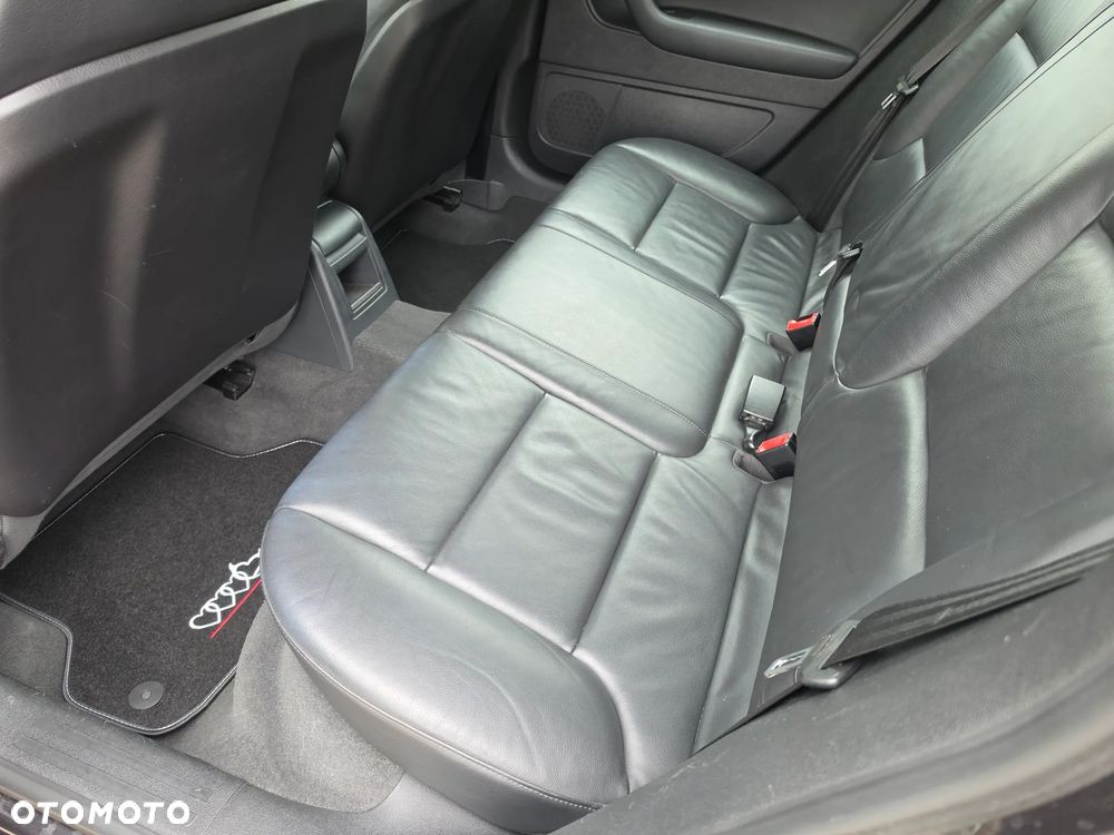 Audi A3 Sportback 1.6 TDI DPF Ambiente - 15