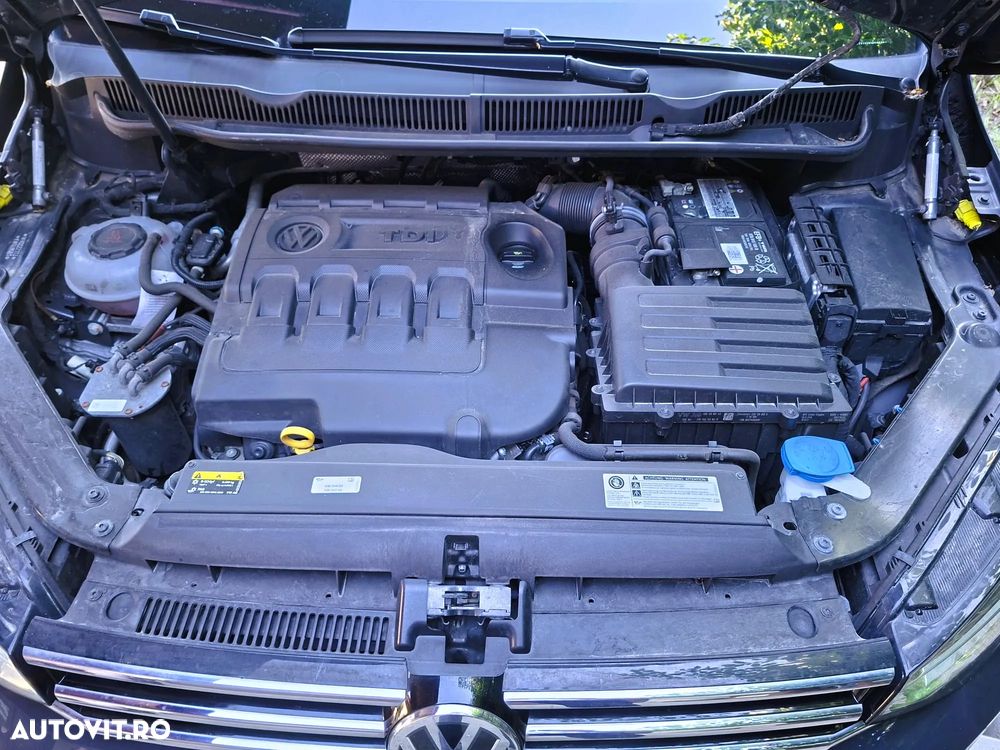 Volkswagen Touran 2.0 TDI Highline - 15