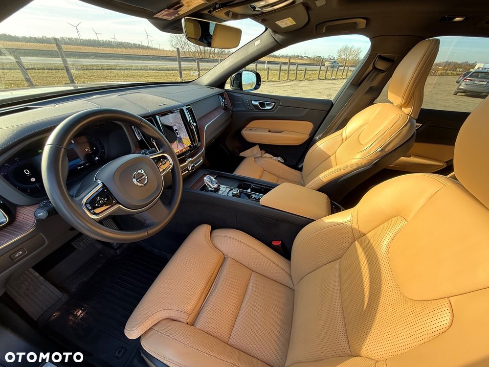 Volvo XC 60 B5 B AWD Ultimate Dark - 9