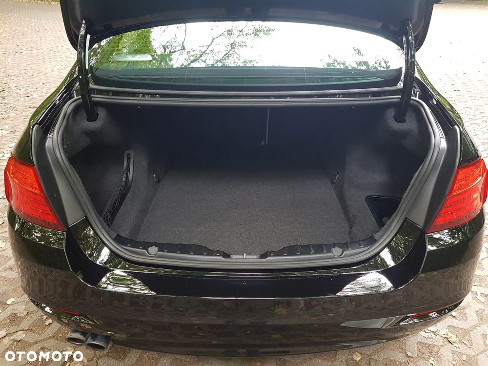 BMW Seria 5 528i xDrive - 26