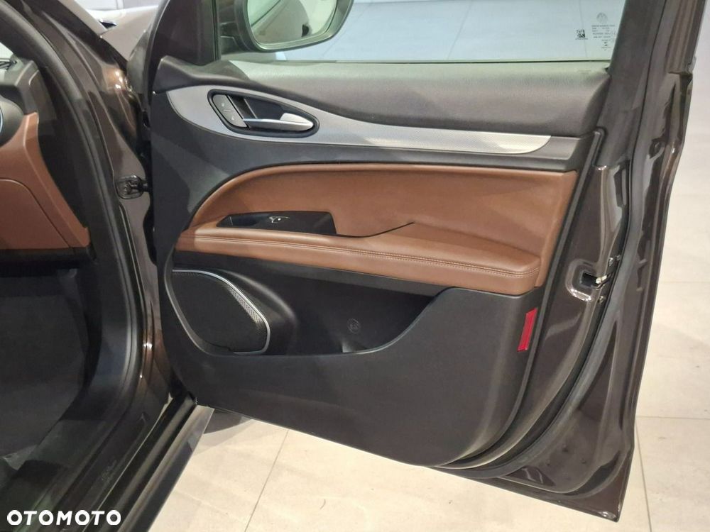 Alfa Romeo Stelvio 2.0 Turbo Veloce Q4 - 31