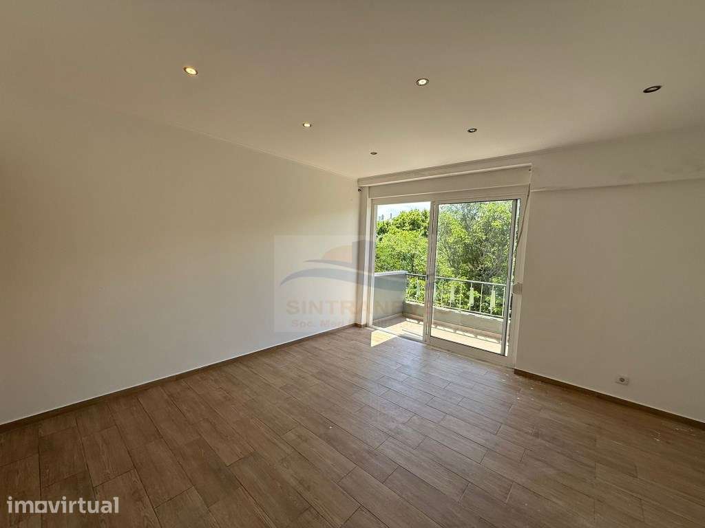 Apartamento T3 com excelentes áreas totalmente remodelado em locali... - Grande imagem: 4/35
