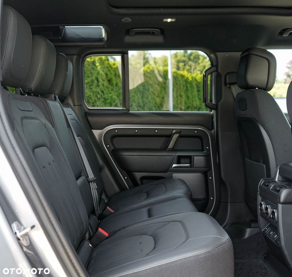 Land Rover Defender 3.0 P400 mHEV X - 36