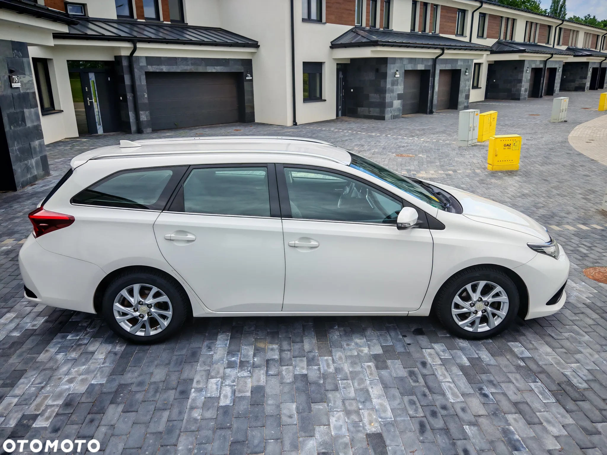Toyota Auris 1.6 D-4D Premium - 16
