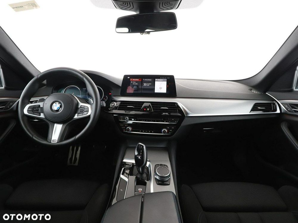 BMW Seria 5 520d xDrive M Sport Edition - 16