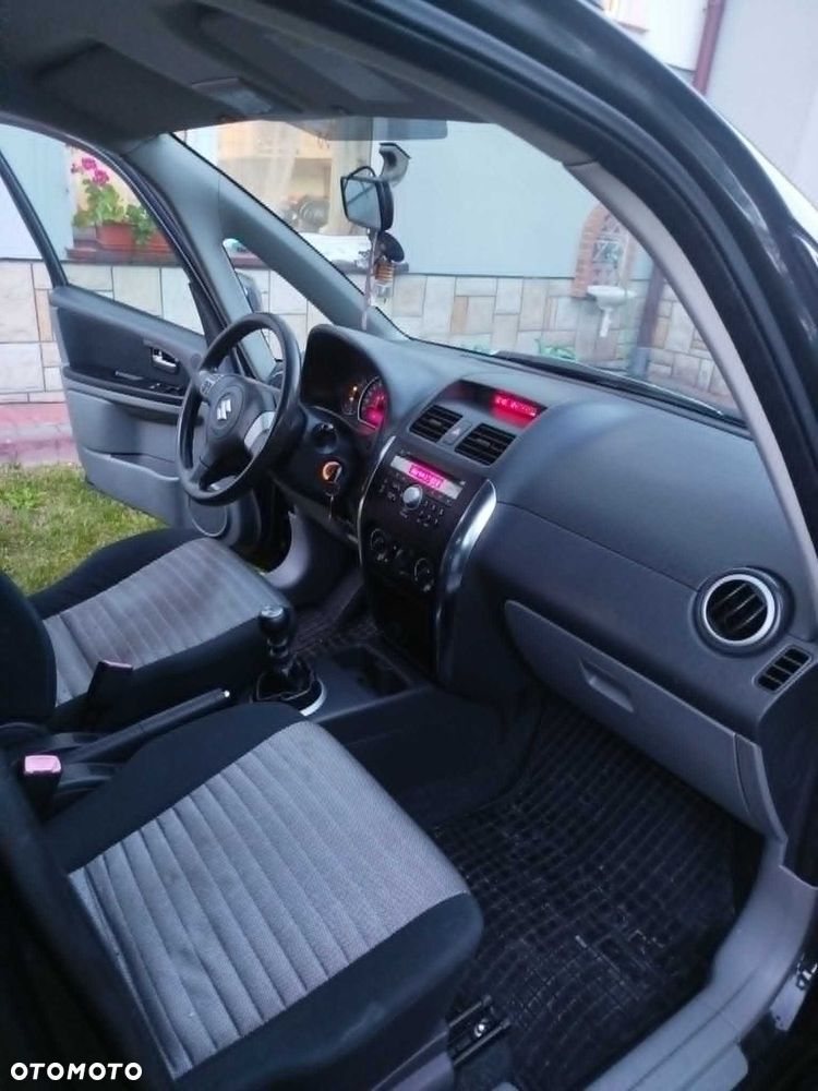 Suzuki SX4 - 4