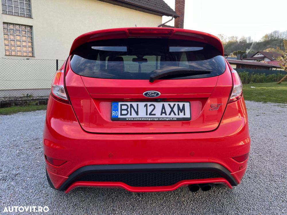 Ford Fiesta 1.6 EcoBoost ST - 11