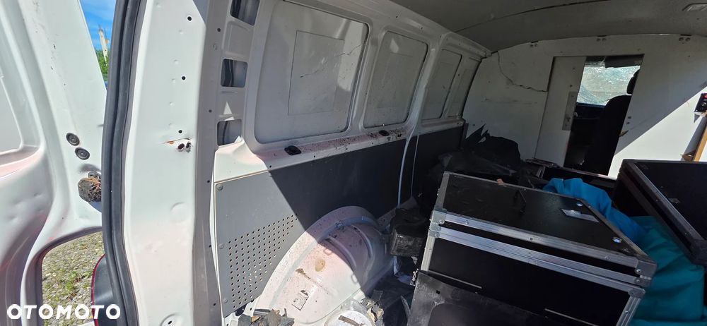 Volkswagen Transporter - 15