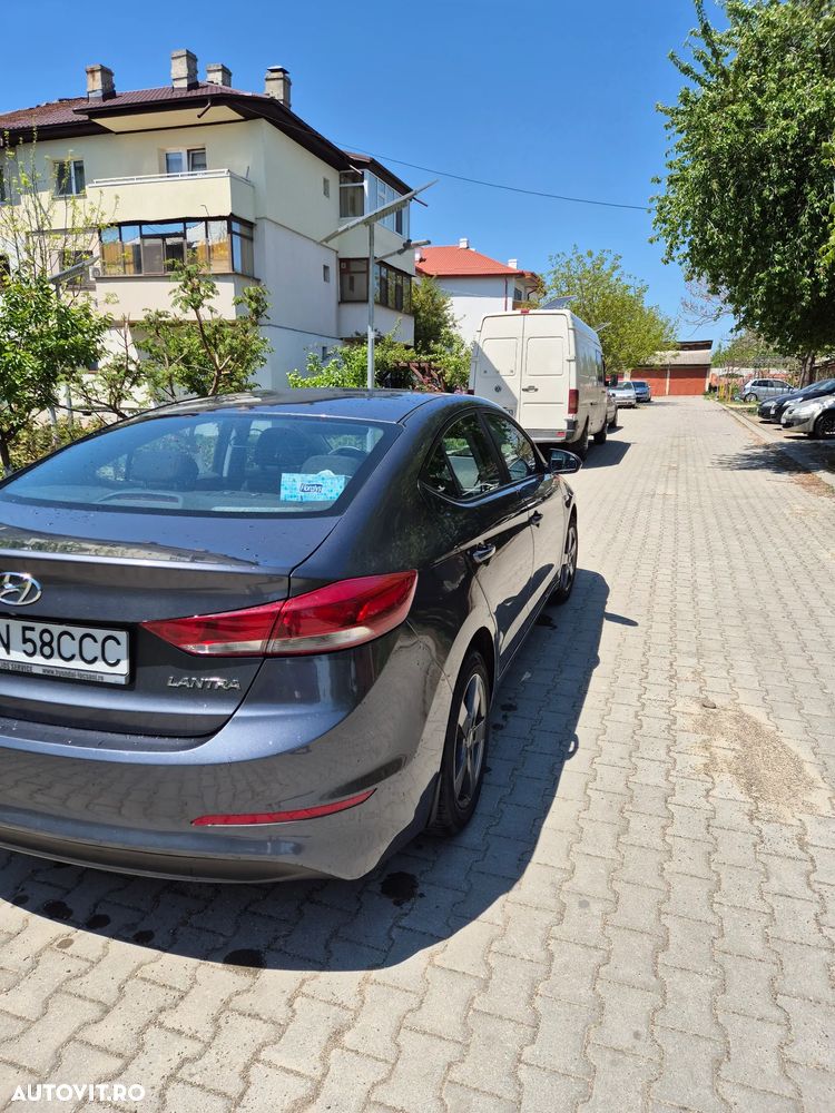 Hyundai Elantra 1.6 MPi Classic - 3