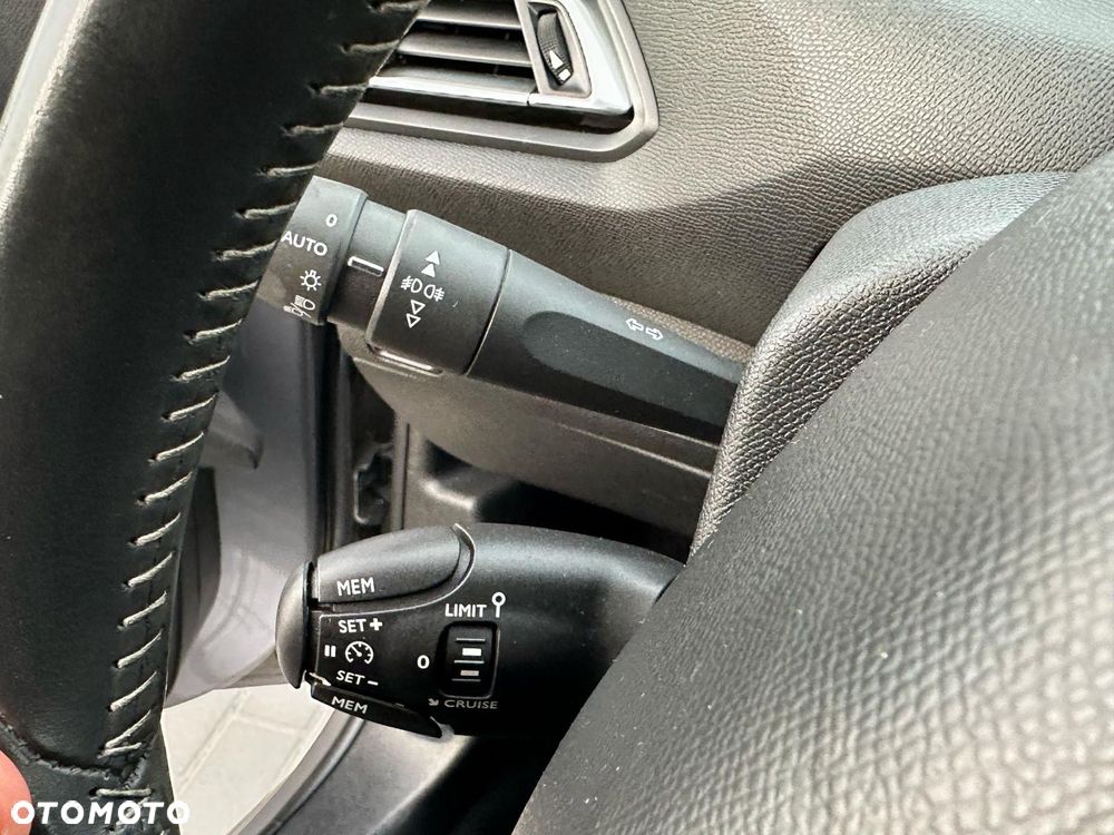 Peugeot 308 1.6 HDi Active - 25
