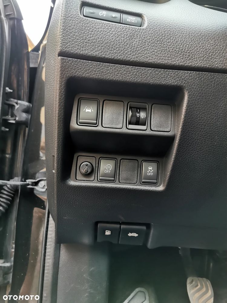 Nissan Qashqai 1.6 DIG-T N-Connecta - 12