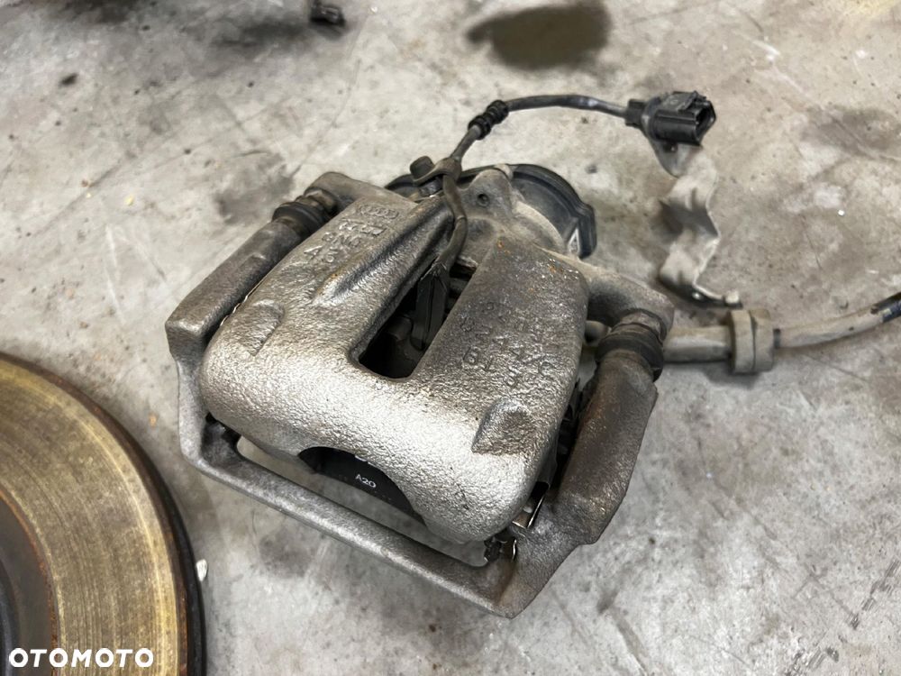 KOMPLET TARCZE ZACISKI KLOCKI HAMULCOWE AUDI A8 D4 - 7