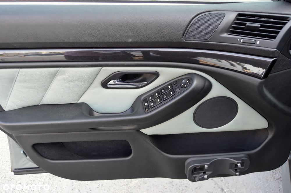 BMW Seria 5 - 12