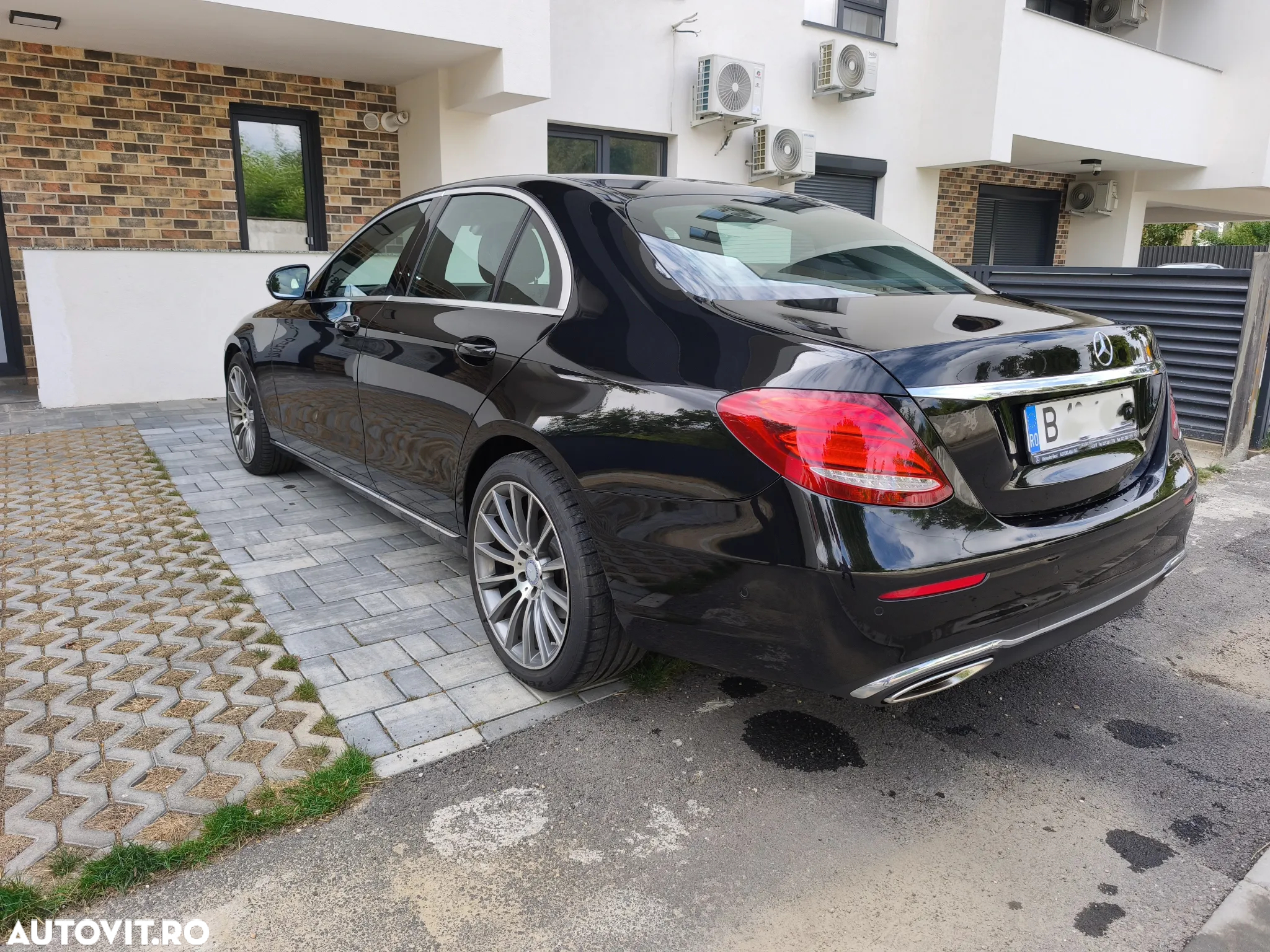 Mercedes-Benz E 200 4MATIC Aut. - 3