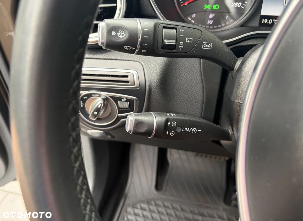 Mercedes-Benz GLC - 26