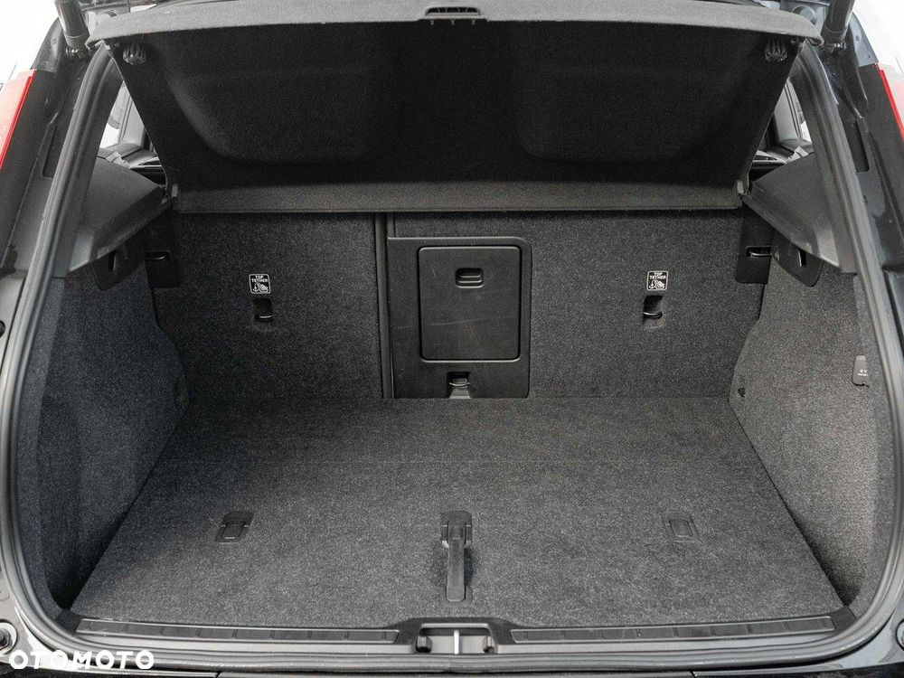 Volvo XC 40 - 30