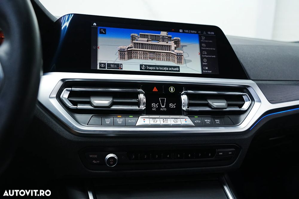 BMW Seria 3 320i AT - 38