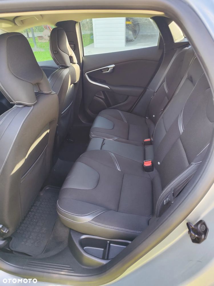 Volvo V40 D2 Momentum - 10