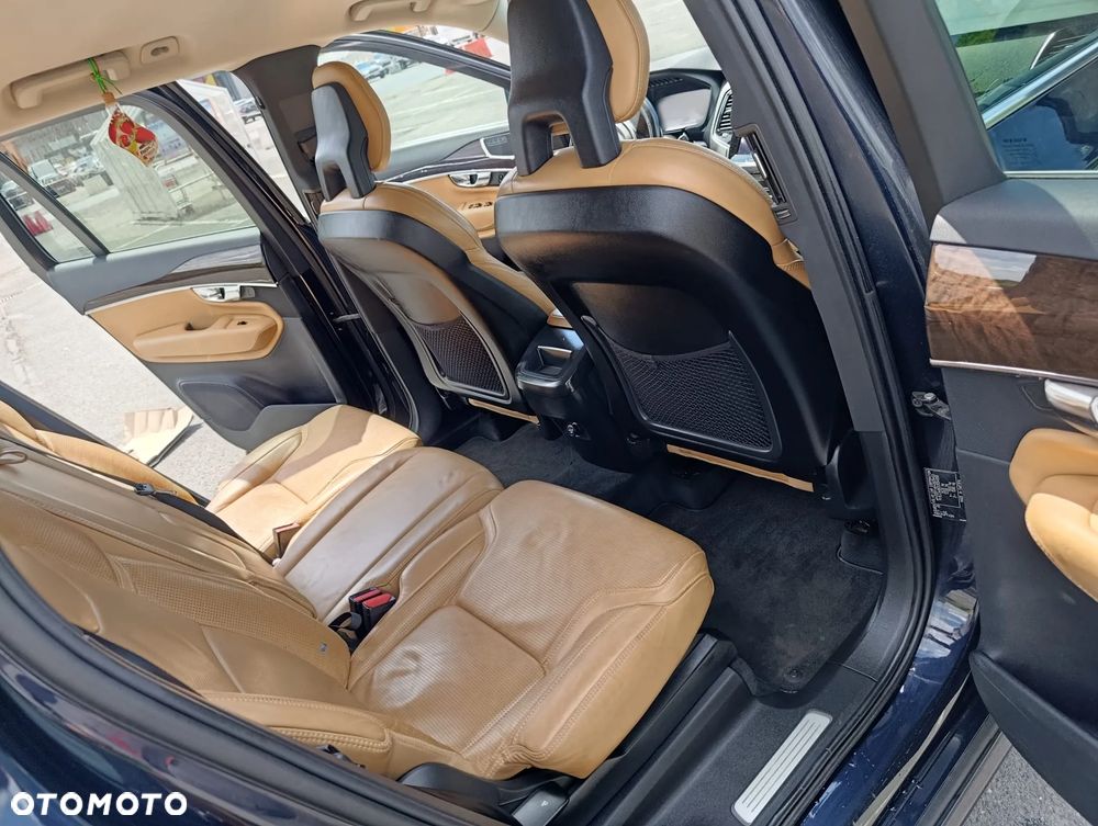Volvo XC 90 - 11